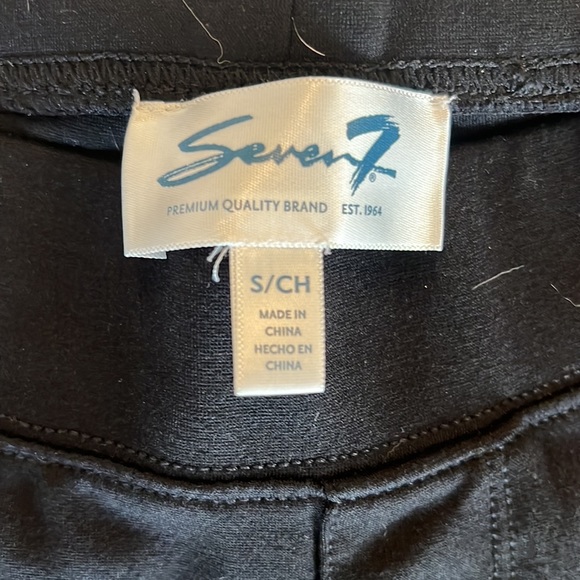 Seven7 : Pull on Legging Jeans : Size Small - Picture 2 of 4